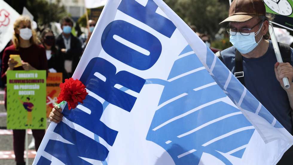 Ação nacional de luta de professores convocada pela federação sindical FENPROF para exigir do governo diálogo, negociação, soluções para os problemas e respeito pelos professores e educadores, como denunciar no espaço geopolítico temporariamente presidido por Portugal, os problemas que se vivem na educação, junto ao Centro Cultural de Belém, em Lisboa, 24 de abril de 2021. MANUEL DE ALMEIDA/LUSA
