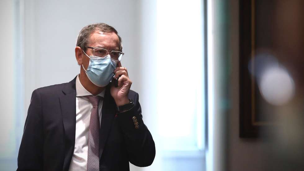 O bastonário da Ordem dos Médicos, Miguel Guimarães, no final de uma conferência de imprensa de apresentação do novo indicador de avaliação do estado da pandemia, numa parceria com o Instituto Superior Técnico, em Lisboa, 14 de julho de 2021. ANTÓNIO PEDRO SANTOS/LUSA