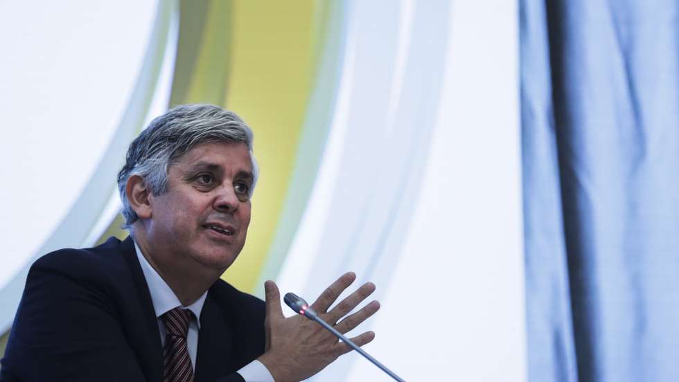 O Governador do Banco de Portugal, Mário Centeno, apresenta o Boletim Económico de outubro de 2021, na sede da instituíção em Lisboa, 06 de outubro de 2021. O Boletim Económico de outubro inclui projeções macroeconómicas para o conjunto do ano e faz uma primeira análise da evolução da economia portuguesa em 2021. TIAGO PETINGA/LUSA