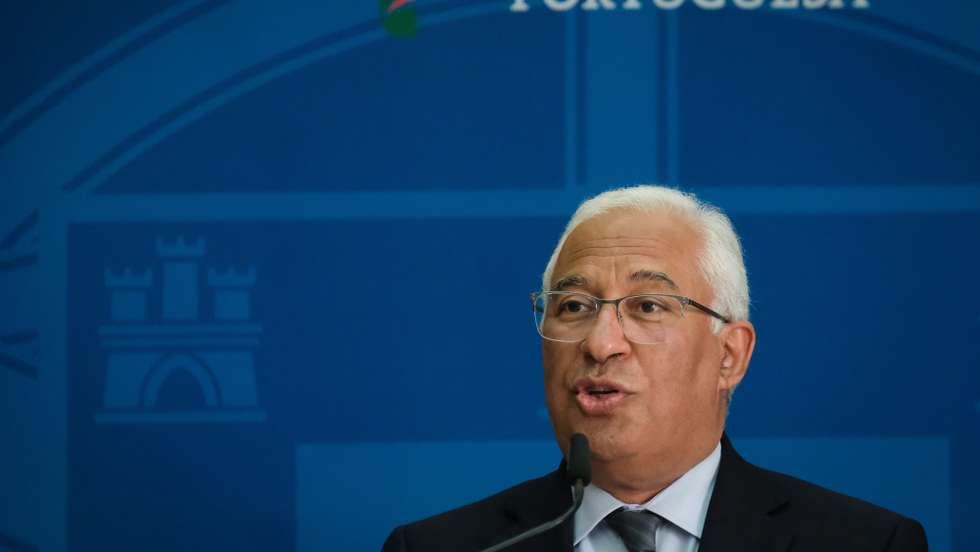 epa09784919 The Portuguese Prime Minister, Antonio Costa, speaks to the media after attending the extraordinary summit of NATO Heads of State and Government by videoconference, Lisbon, Portugal, 25 February 2022. Antonio Costa announced that a Portuguese Army company composed of 174 soldiers will be sent to Romania 'in the coming weeks', as Russian troops entered Ukraine on 24 February prompting the country's president to declare martial law and triggering a series of announcements by Western countries to impose severe economic sanctions on Russia.  EPA/MARIO CRUZ