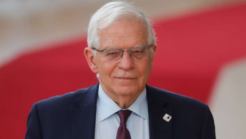 epa09848378 High Representative of the European Union for Foreign Affairs and Security Policy Josep Borrell arrives at the second day of an European summit on Ukraine at the European Council in Brussels, Belgium, 25 March 2022. Head of states will continue discussions on how best to support Ukraine in these dramatic circumstances.  EPA/STEPHANIE LECOCQ