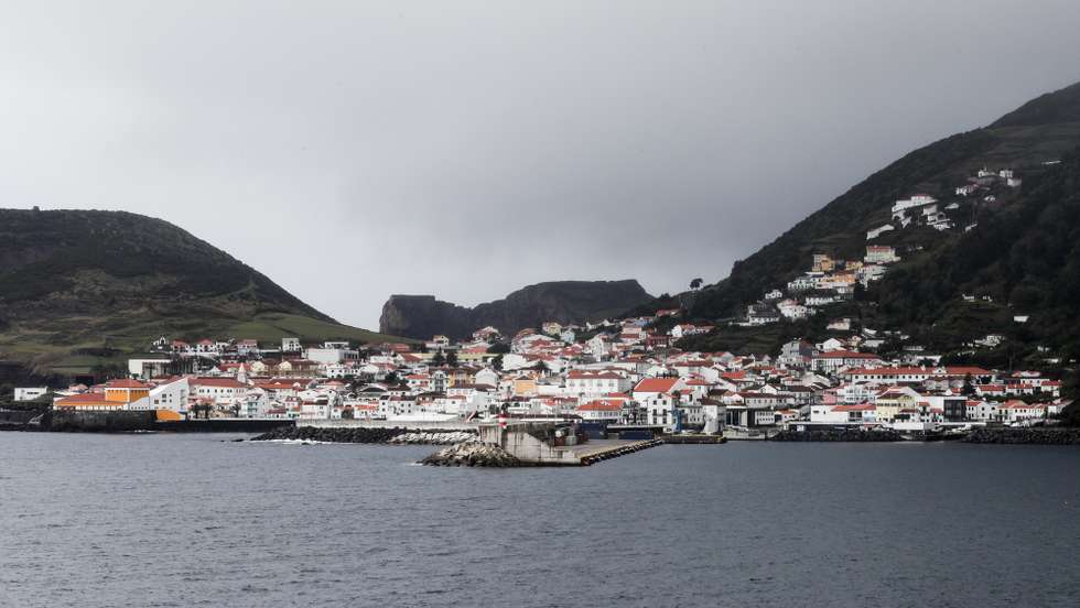 Vista geral de parte da vila de Velas na ilha de São Jorge nos Açores, 29 de março de 2022. TIAGO PETINGA/LUSA