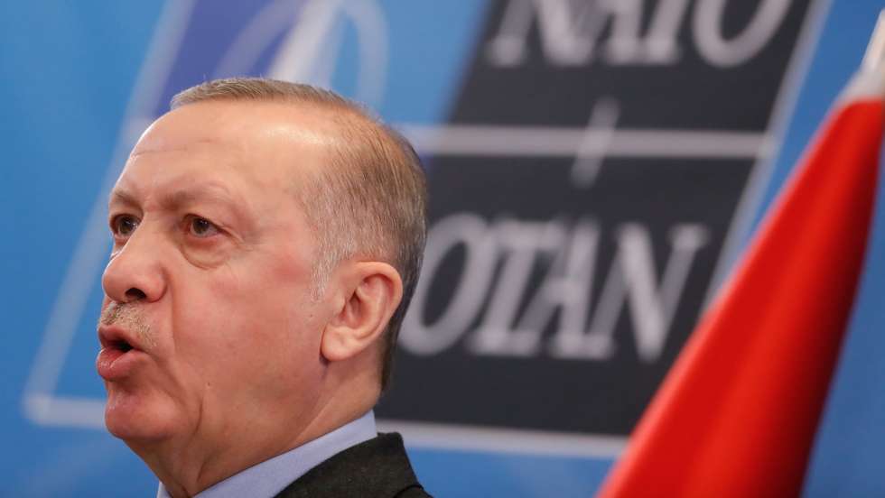 epa09847088 Turkish President Recep Tayyip Erdogan gives a press conference at the end of a Group of Seven (G7) Leaders meeting at the Alliance headquarters in Brussels, Belgium, 24 March 2022.  EPA/STEPHANIE LECOCQ