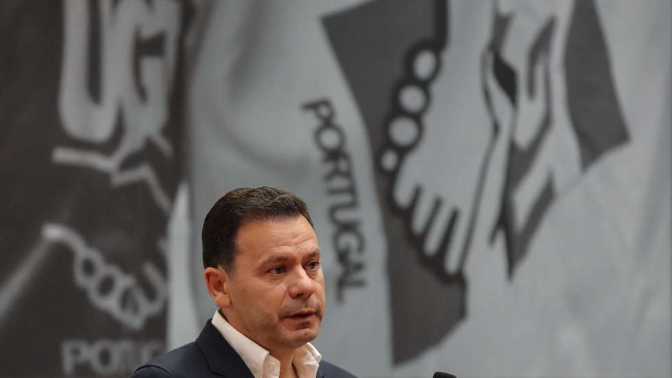Luis Montenegro, candidato à liderança do Partido Social Democrata, durante o Conselho Nacional dos Trabalhadores Social Democratas, na sede da União Geral de Trabalhadores, em Lisboa, 14 maio 2022.   MANUEL DE ALMEIDA/LUSA