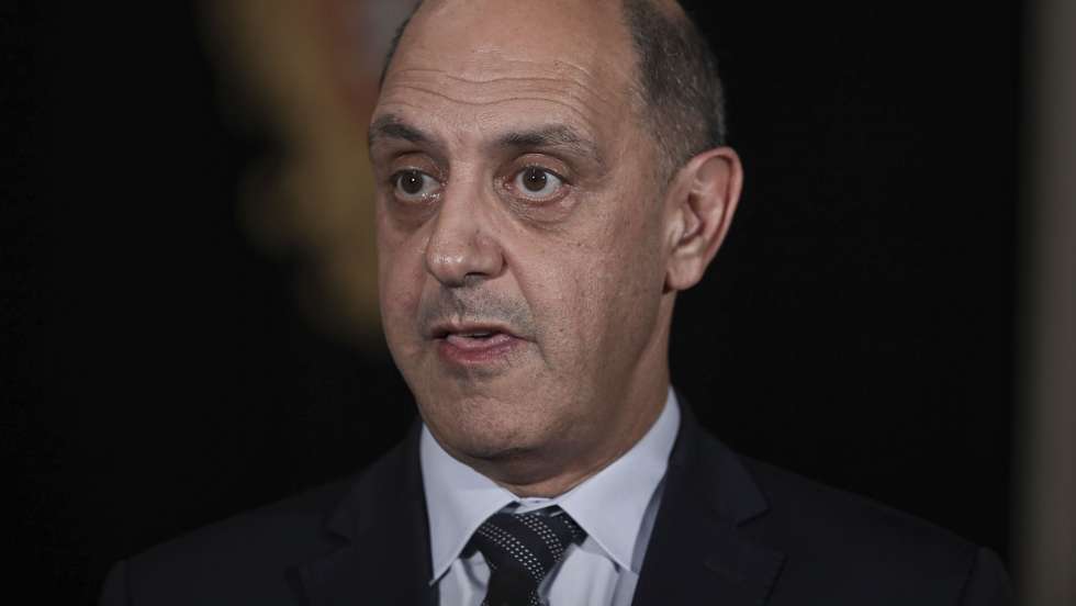 O ministro da Saúde, Manuel Pizarro, fala aos jornalistas no final da cerimónia de tomada de posse de três novos secretários de Estado do XXIII Governo Constitucional, que decorreu no Palácio de Belém, em  Lisboa, 16 de setembro de 2022. ANTÓNIO COTRIM/LUSA