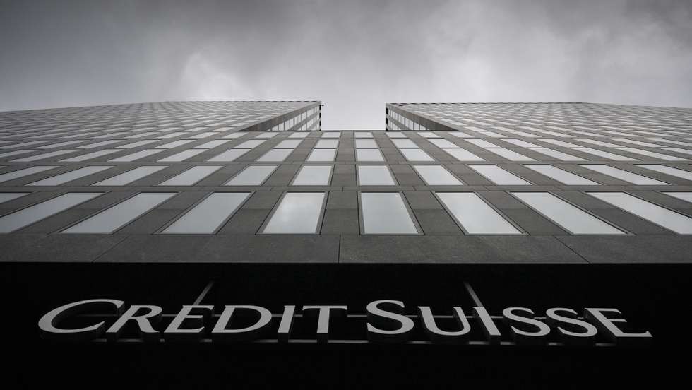 epaselect epa09775648 A view of the logo of Swiss bank Credit Suisse in Zurich, Switzerland, 21 February 2022. A major data leak linked to thousands of accounts from one of the world's biggest private banks, Credit Suisse, allegedly exposed the hidden wealth of clients involved in drug trafficking, money laundering, corruption and other serious crimes. Credit Suisse released a statement on 20 February, where it 'strongly rejects the allegations and insinuations about the bank's purported business practices.'  EPA/ENNIO LEANZA