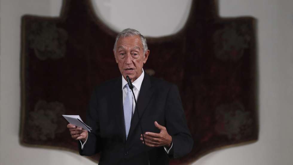 epa10269567 Portuguese President Marcelo Rebelo de Sousa speaks during a meeting with the Portuguese Startups participating in the 'Road to Web Summit 2022' programme, in Lisbon, Portugal, 27 October 2022.  EPA/ANTONIO COTRIM