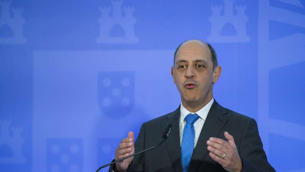 O ministro da Saúde, Manuel Pizarro, durante conferência de imprensa no final da reunião do Conselho de Ministros, no antigo ministério do Mar, em Oeiras, 10 de novembro de 2022. MANUEL DE ALMEIDA/LUSA