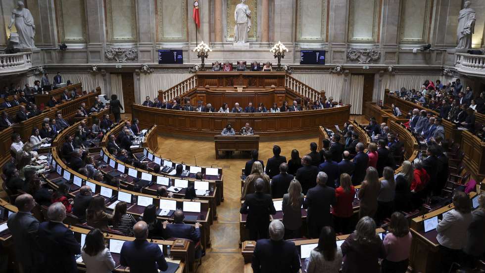 O Orçamento do Estado para 2023 é aprovado na Assembleia da República em Lisboa, 25 de novembro de 2022. TIAGO PETINGA/LUSA