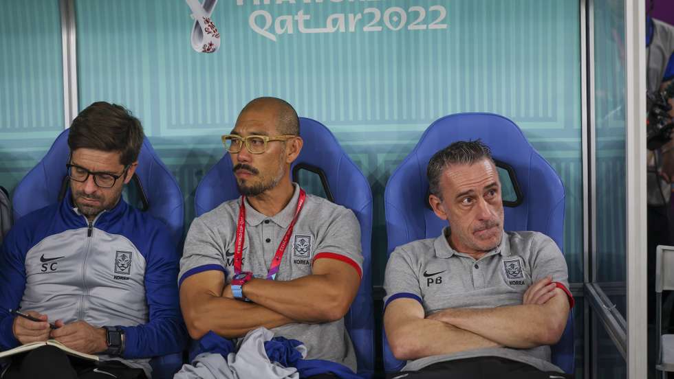 South Korea head coach Paulo Bento (R) reacts during their FIFA World Cup 2022 round of 16 match against Brazil, at 974 Stadium, in Doha, Qatar, 05 December 2022. JOSE SENA GOULAO/LUSA