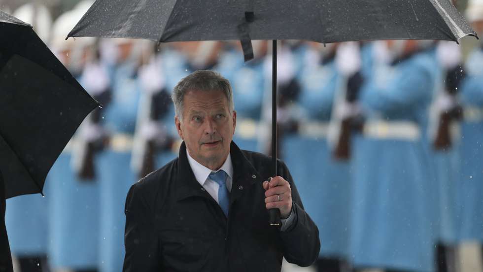 epa10528331 Finland's President Sauli Niinisto reviews a honor guard with Turkish President Recep Tayyip Erdogan (not pictured) during a welcoming ceremony at the presidential palace in Ankara, Turkey, 17 March 2023. Niinisto is in Turkey for the talks on Turkey's approval of Finland's NATO membership bid. Following Russia's invasion of Ukraine in May 2022, Finland and Sweden submitted applications to join NATO.  EPA/NECATI SAVAS