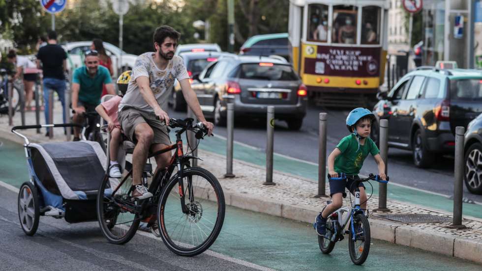 Iniciativa da Associação Massa Crítica, em defesa da Ciclovia da Almirante Reis, que consiste num percurso de bicicleta entre o Marquês de Pombal e a Almirante Reis, em Lisboa, 27 de maio de 2022. TIAGO PETINGA/LUSA