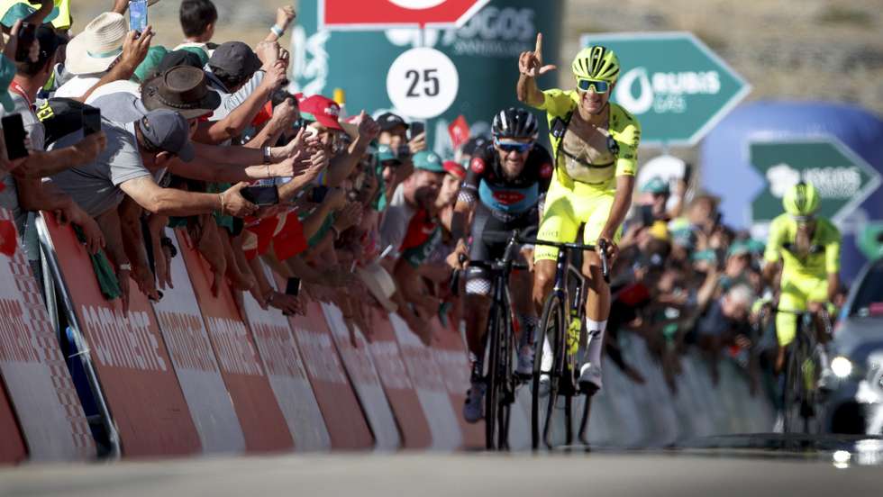 O ciclista uruguaio Mauricio Moreira, com o dorsal nº 67, da equipa (GCT) Glassdrive/Q8/Anicolor (POR), foi o vencedor da 3ª etapa da 83ª Volta a Portugal em Bicicleta e é agora o camisola amarela após a etapa que decorreu hoje entre Sertã e a Torre (Covilhã) na Serra da Estrela, com 159 Km de extensão, Covilhã, 7 de agosto de 2022. PEDRO SARMENTO COSTA/LUSA