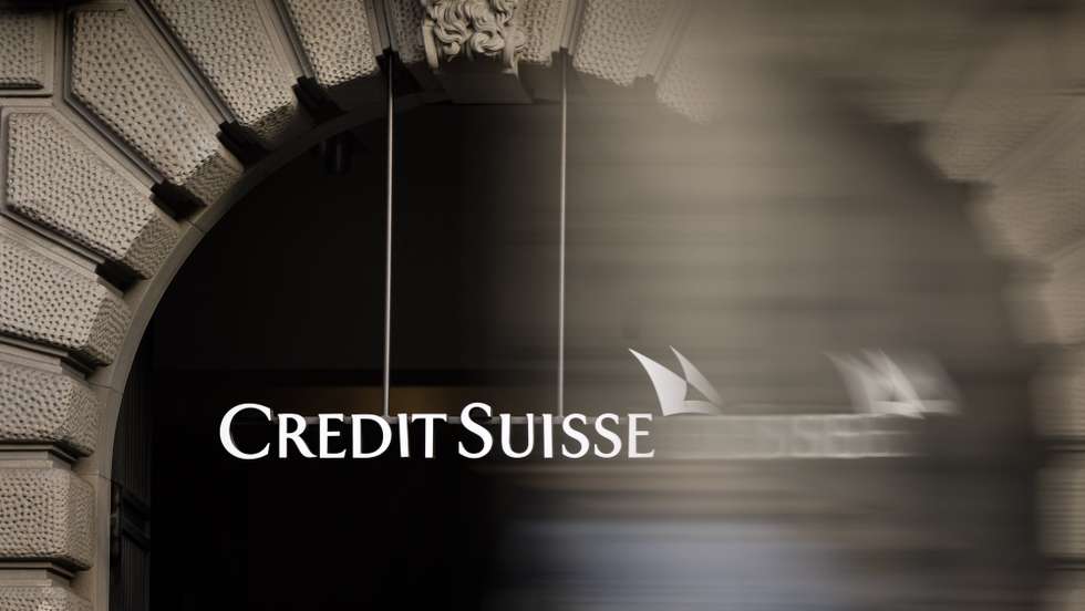 epa10525616 (FILE) - The logo of Swiss bank Credit Suisse is seen at their headquarters in Zurich, Switzerland 27 October 2022 (reissued 16 March 2023). Credit Suisse is borrowing up to 50 billion francs (50.8 billion euros) from the Swiss National Bank (SNB), according to a statement on 16 March 2023. This is intended to strengthen the group, whose shares have crashed on the stock exchange.  EPA/MICHAEL BUHOLZER