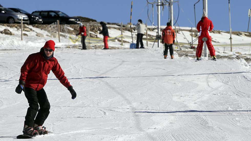 O estudo utilizou dados e modelos para avaliar a cobertura de neve em 2.234 resorts de 28 países europeus.