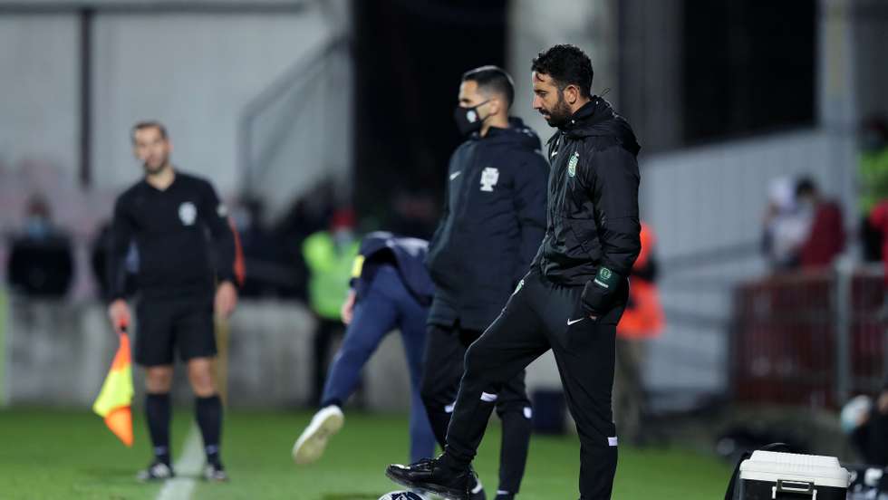 Ruben Amorim, treinador do Sporting, durante o jogo da Taça da Liga de Futebol disputado com o Penafiel no Estádio Municipal 25 de Abril em Penafiel, 14 de dezembro de 2021. ESTELA SILVA/LUSA