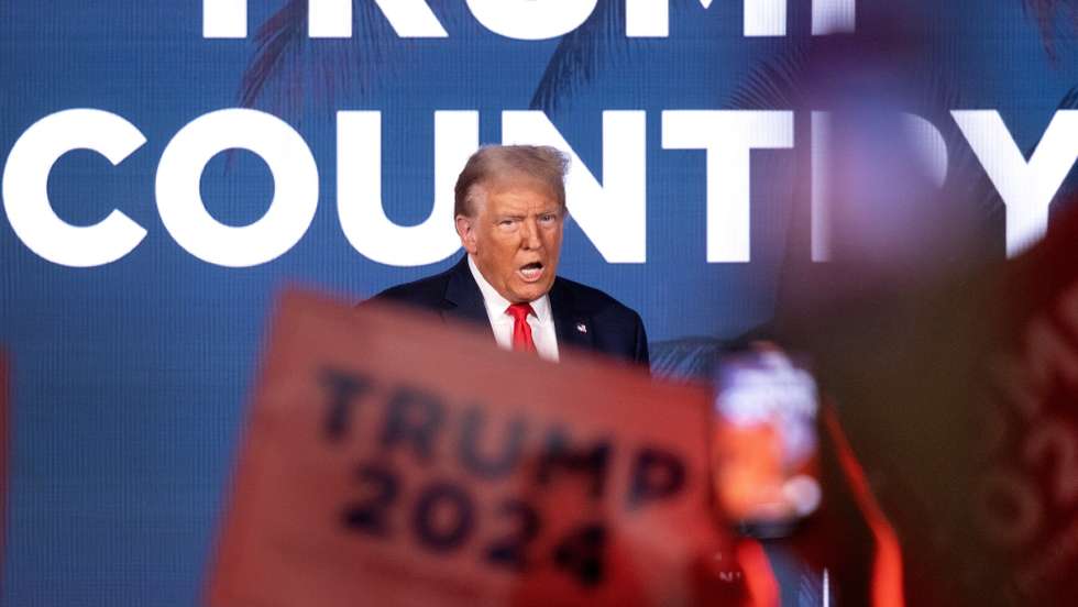 epaselect epa10958666 Former US President Donald Trump speaks during the Florida Freedom Summit at the Gaylord Palms Resort in Kissimmee, Florida, USA, 04 November 2023. Trump and Ron DeSantis, leading Republican candidates for the US presidental election in 2024, attended the Florida Freedom Summit, an event organized by the Republican Party of Florida.  EPA/CRISTOBAL HERRERA-ULASHKEVICH