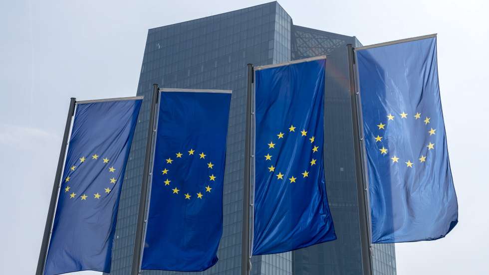 epa08432152 (FILE) - Flags fly in front of the European Central Bank (ECB) before a press conference of the Governing Council of the European Central Bank in Frankfurt Main, Germany, 10 April 2019 (reissued 19 May 2020) The European Central Bank (ECB) is to publish the euro area balance of payments for March 2020 on 20 May 2020.  EPA/RONALD WITTEK *** Local Caption *** 55115424