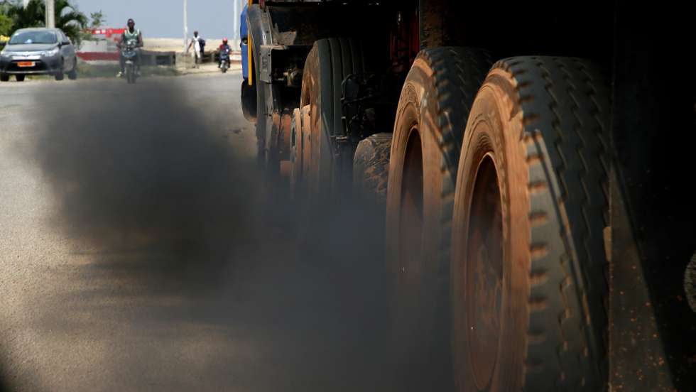 epa08939967 A truck emits petrol fumes in Abidjan, Ivory Coast, 15 Janury 2021. The European program which aims to assess the impact of air pollution on health and ecosystems, as well as on meteorology in southern West Africa and called (DACCIWA) concluded after a study that the district of Abidjan is highly polluted and that more than 67 percent of Abidjanais suffer from acute respiratory infections due to air pollution.  EPA/LEGNAN KOULA