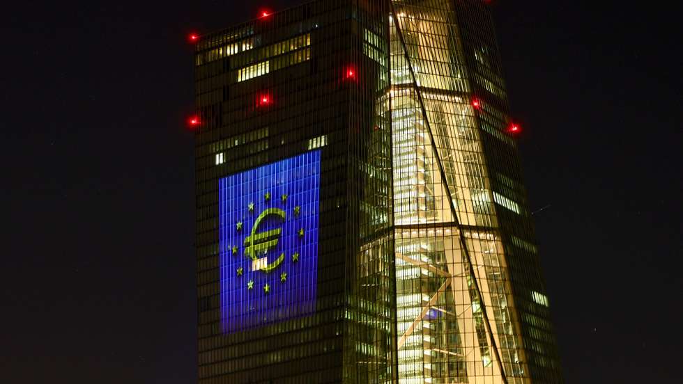 epa12618139 A preview of an illumination on the European Central Bank's (ECB) main building in Frankfurt am Main, Germany, 30 December 2025. The lighting installation will be displayed on the southern facade of the ECB main building from 01 to 11 January 2026, featuring visual elements including the euro symbol, Bulgarian euro coins, and the message 'Welcome Bulgaria' to mark the country's accession to the euro area.  EPA/RONALD WITTEK