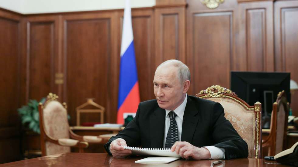 epa13150140 Russian President Vladimir Putin during his meeting with ALROSA CEO and Chairman of the Executive Board Pavel Marinychev, at the Kremlin in Moscow, Russia, 04 August 2026.  EPA/ALEXANDER KAZAKOV / SPUTNIK / KREMLIN POOL MANDATORY CREDIT