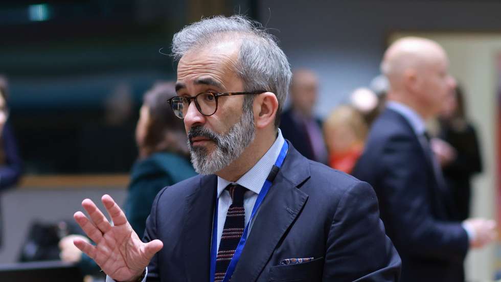 epa11969516 Portugal's Minister of State and Foreign Affairs Paulo Rangel reacts during a European Foreign Affairs Council at the EU headquarters in Brussels, Belgium, 17 March 2025.  EPA/OLIVIER HOSLET