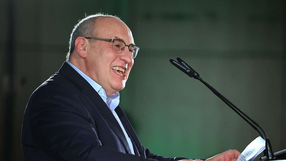 António Vitorino intervém no Fórum Portugal Inteiro, no âmbito da preparação e discussão de ideias para o programa eleitoral que o PS irá apresentar às eleições legislativas de 10 de março, no Porto, 27 de janeiro de 2024. ESTELA SILVA/LUSA
