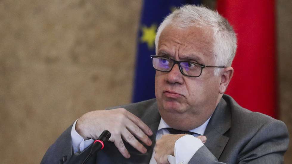 O ministro ministro da Administração Interna, Eduardo Cabrita, durante a sua audição perante a Comissão de Assuntos Constitucionais, Direitos, Liberdades e Garantias, na Assembleia da República, em Lisboa, 14 de julho de 2021. TIAGO PETINGA/LUSA
