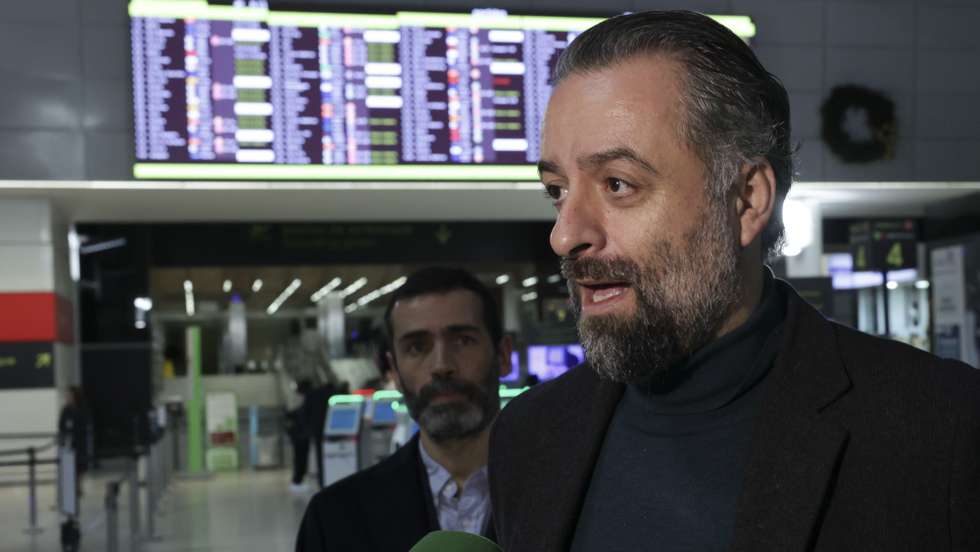 Ricardo Penarroias, presidente do  SNPVAC - Sindicato Nacional do Pessoal de Voo da Aviação Civil, fala à Lusa sobre a greve dos trabalhadores que protestam pela assinatura do novo Acordo de Empresa, que estabelecerá as novas condições salariais e laborais dos tripulantes, e que substitui o Acordo de Emergência assinado em 2021, 08 dezembro 2022, no aeroporto de Lisboa.   MANUEL DE ALMEIDA/LUSA