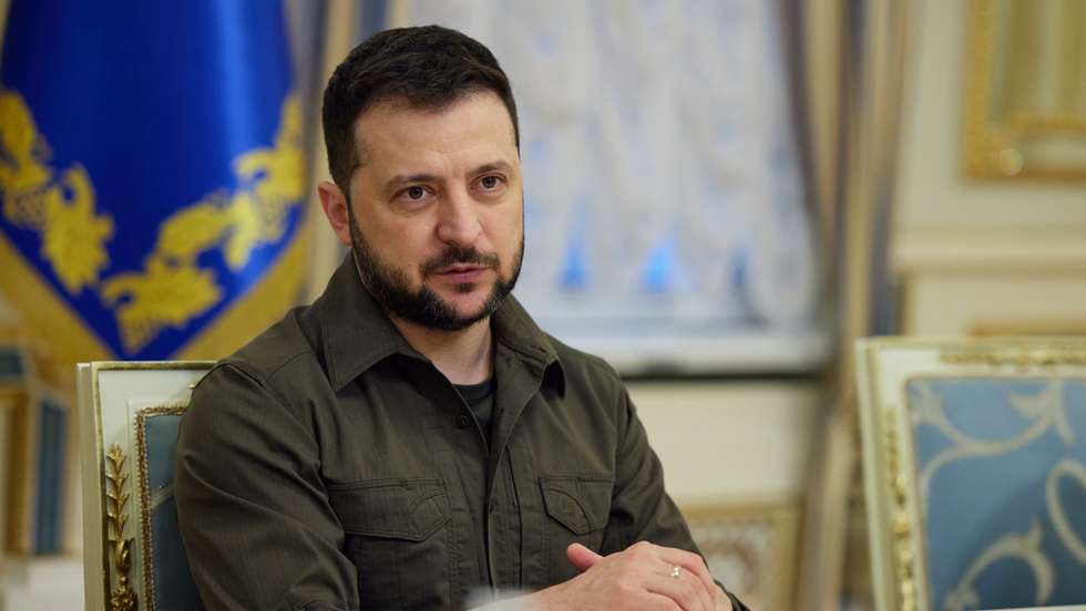 epa09930107 A handout photo made available by the Ukrainian Presidential Press Service shows Ukrainian President Volodymyr Zelensky during a meeting with Foreign Affairs ministers of Estonia, Latvia and Lithuania, in Kyiv (Kiev), Ukraine, 06 May 2022. Foreign Affairs ministers of Estonia, Latvia and Lithuania met the Ukrainian president in Kyiv to discuss the Baltic states' support for Ukraine amid the Russian invasion.  EPA/UKRAINIAN PRESIDENTIAL PRESS SERVICE HANDOUT -- MANDATORY CREDIT: UKRAINIAN PRESIDENTIAL PRESS SERVICE -- HANDOUT EDITORIAL USE ONLY/NO SALES