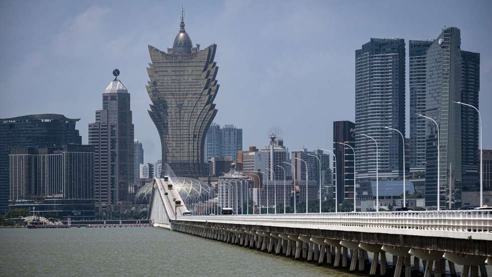 A Ponte Governador Nobre de Carvalho, aberta à circulação a 05 de outubro de 1974, depois de obras entre 1970 e 1974, comemora 50 anos de existência, em Macau, China, 24 de agosto de 2024. Com 2570 metros de comprimento, a obra foi renovada em 2005, estando apenas aberta ao tráfego de transportes públicos e veículos especiais. (ACOMPANHA TEXTO DA LUSA DO DIA 22 DE SETEMBRO DE 2024). GONÇALO LOBO PINHEIRO/LUSA