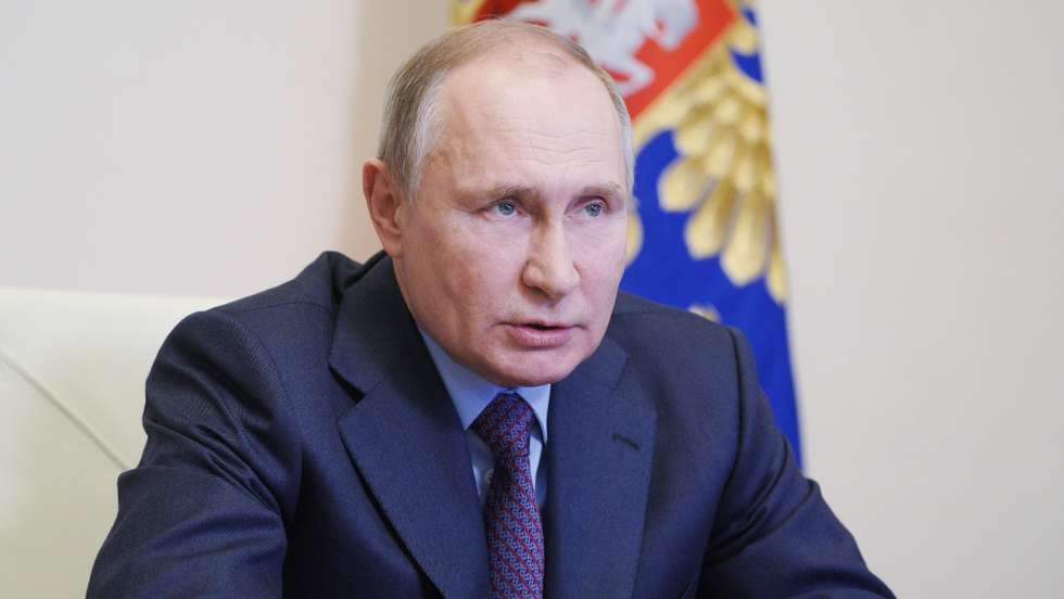 epa09090014 Russian President Vladimir Putin attends a meeting on the vaccination campaign against Covid-19, via video link at the Novo-Ogaryovo state residence outside Moscow, Russia, 22 March 2021.  EPA/ALEXEI DRUZHININ / KREMLIN POOL/SPUTNIK MANDATORY CREDIT