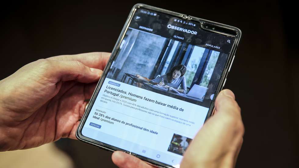 Os países em que mais utilizadores que liam notícias na internet em 2021 foram a Finlândia, Lituânia, República Checa, Croácia e Grécia
