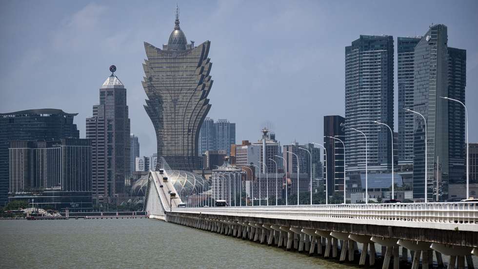 A Ponte Governador Nobre de Carvalho, aberta à circulação a 05 de outubro de 1974, depois de obras entre 1970 e 1974, comemora 50 anos de existência, em Macau, China, 24 de agosto de 2024. Com 2570 metros de comprimento, a obra foi renovada em 2005, estando apenas aberta ao tráfego de transportes públicos e veículos especiais. (ACOMPANHA TEXTO DA LUSA DO DIA 22 DE SETEMBRO DE 2024). GONÇALO LOBO PINHEIRO/LUSA