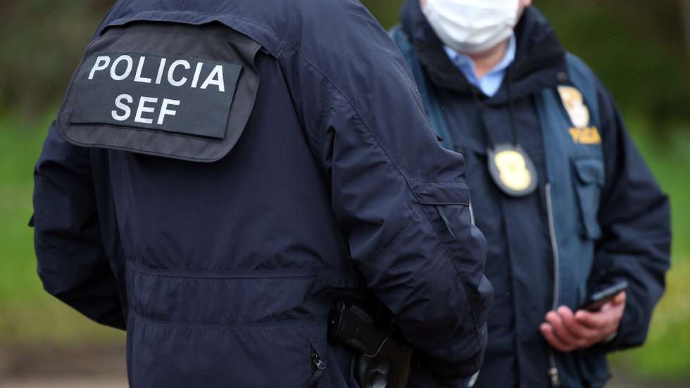 Agentes da GNR e do SEF