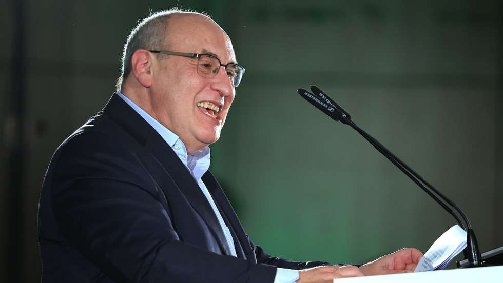 António Vitorino intervém no Fórum Portugal Inteiro, no âmbito da preparação e discussão de ideias para o programa eleitoral que o PS irá apresentar às eleições legislativas de 10 de março, no Porto, 27 de janeiro de 2024. ESTELA SILVA/LUSA
