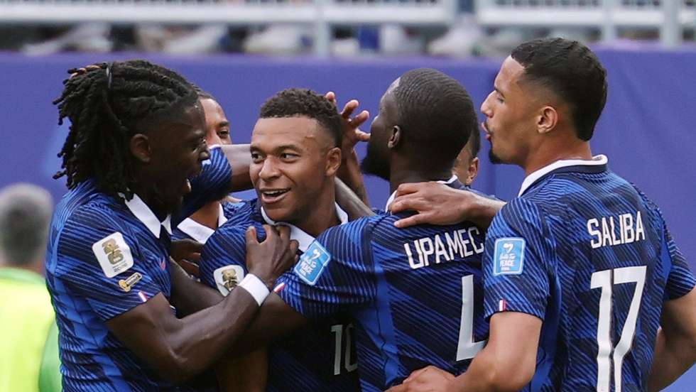 epa13057584 Kylian Mbappe (C) of France celebrates with teammates after scoring his first goal during the FIFA World Cup 2026 group stage match France against Iraq, in Philadelphia, Pennsylvania, USA, 22 June 2026.  EPA/JIJI PRESS JAPAN OUT EDITORIAL USE ONLY/
