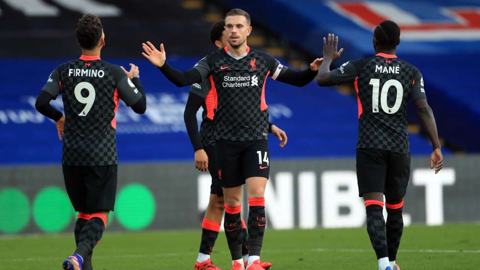 Firmino bisou, Sadio Mané marcou e assistiu, Salah ainda se juntou à festa mas este foi sobretudo um dia de Jordan Henderson (que também fez um golo)