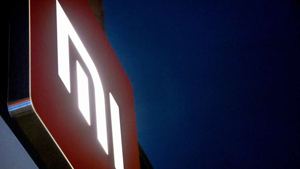 epa08939867 The logo of Chinese smartphone maker Xiaomi is seen at the company’s store in the city center of Duesseldorf, Germany, 15 January 2021. Chinese smartphone maker Xiaomi is the latest to be added to the Trump administration’s military blacklist. On Thursday, the Department of Defense added nine companies to its list of alleged Chinese military companies, including Xiaomi. The Beijing-based company’s stock dropped 10.3 per cent in Hong Kong trading on 15 January 2021, hours after the Pentagon added it to a list of companies with suspected ties to the Chinese military. That, in conjunction with a separate executive order, will block US investors from buying its shares 60 days from now and will require Americans to eventually sell their holdings. Xiaomi was the world’s third-largest smartphone maker as of Q3 last year, coming ahead of Apple and trailing behind Samsung and Huawei, according to market researcher IDC.  EPA/SASCHA STEINBACH
