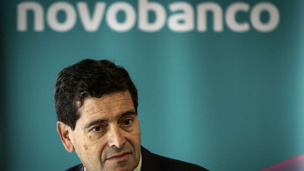 O presidente executivo do Novo Banco, António Ramalho, durante a conferência de imprensa para a apresentação da nova imagem de marca do Novo Banco, em Lisboa, 25 de outubro de 2021. RODRIGO ANTUNES/LUSA
