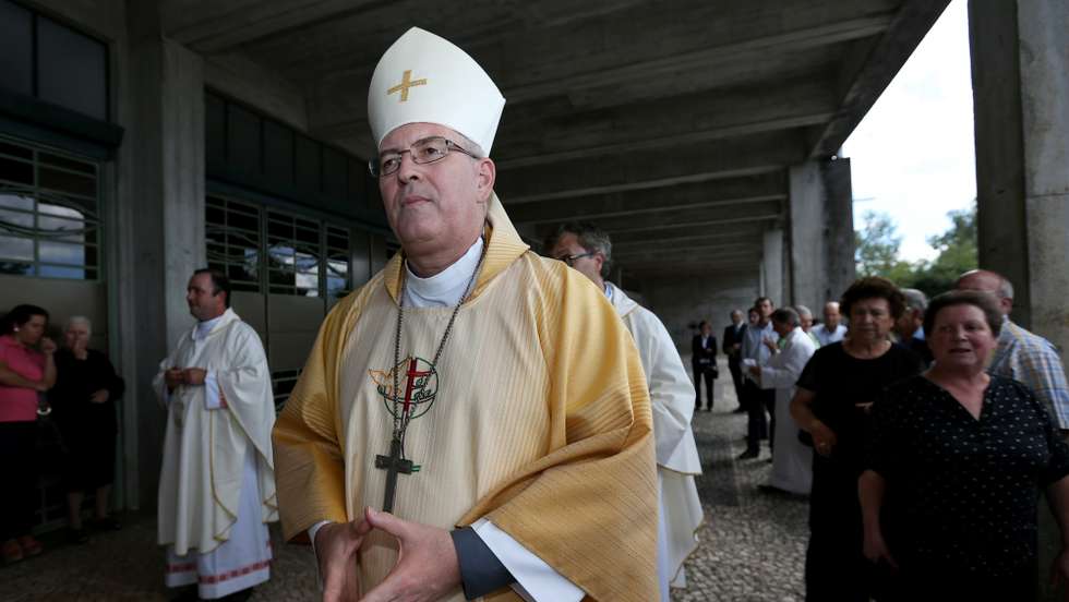 Senra Coelho apelou aos párocos para que enderecem as ofertas das suas paróquias ao Instituto Diocesano Eborense, "com a brevidade possível", pois "as necessidades revestem-se de grande urgência"
