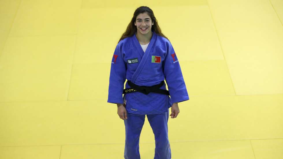 A judoca Patrícia Sampaio durante a entrevista à Agência Lusa esta tarde na sede da Sociedade Filarmónica Gualdim Pais, em Tomar, 8 de novembro de 2019. O ano de 2019 voltou a colocar a atleta de Tomar como a melhor júnior mundial da sua categoria, nos -78 kg, na qual conquistou em setembro o segundo título europeu na Finlândia, e em outubro o terceiro bronze em Mundiais do escalão, em Marrocos. (ACOMPANHA TEXTO DE 26/12/2019) MIGUEL A. LOPES/LUSA