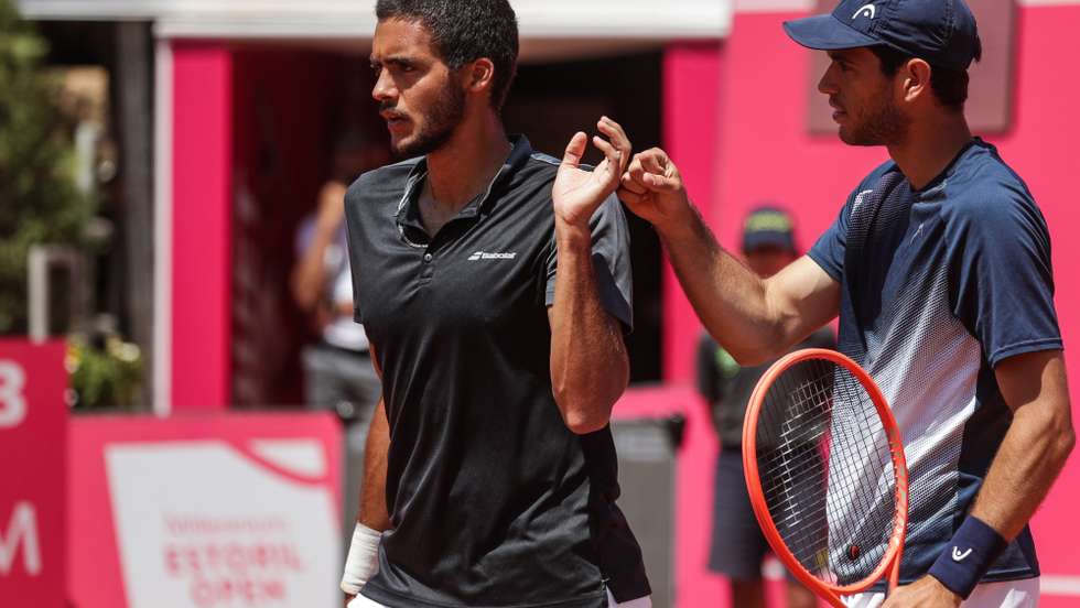 A dupla de tenistas portuguesa Nuno Borges e Francisco Cabral passou à final de pares do Estoril Open 2022, após derrotar a dupla composta por Jamie Murray e Michael Venus por 6/2 e 8/4, 30 de abril de 2022 no Estoril. TIAGO PETINGA/LUSA