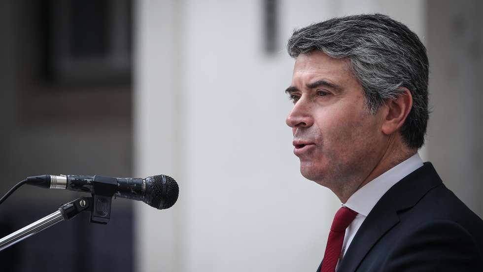 O Ministro da Administração Interna, José Luís Carneiro, intervém na cerimónia de encerramento do Ano Académico e do Compromisso de Honra do 34.º Curso de Formação de Oficiais de Polícia, em Lisboa, 21 de junho de 2022. RODRIGO ANTUNES/LUSA