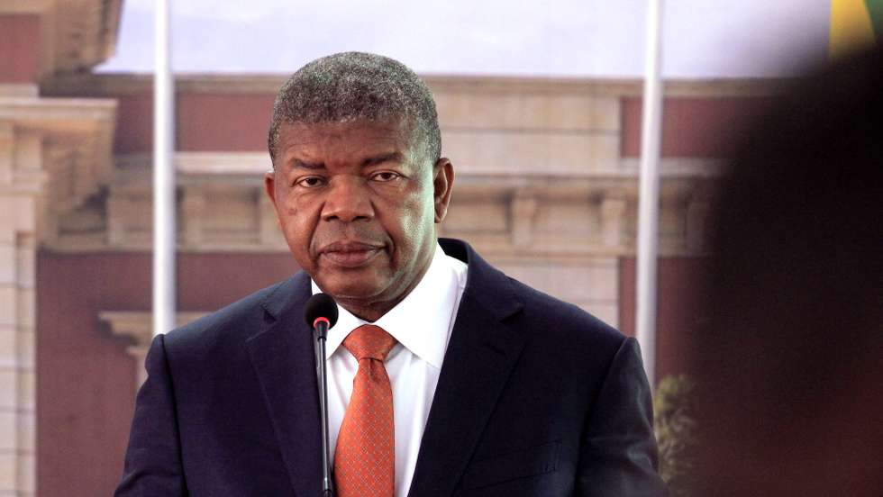 O Presidente da República de Angola, João Lourenço, intervém durante uma conferência de imprensa conjunta com o seu homólogo de São Tomé e Príncipe, Carlos Manuel Vila Nova (ausente da fotografia), no palacio presidencial, Luanda, Angola, 9 de maio de 2022. AMPE ROGÉRIO/LUSA