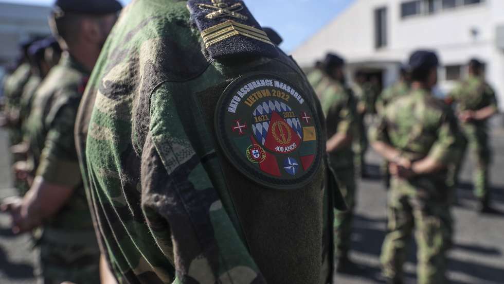 A Força de Fuzileiros, composta por 146 militares da Marinha Portuguesa, regressa da Lituânia, após três meses de missão no quadro das medidas de tranquilização da NATO para o flanco leste da Aliança, cerimónia de receção aos militares portugueses presidida pelo chefe do Estado-Maior da Armada, almirante Henrique Gouveia e Melo (ausente da fotografia), em Figo Maduro, Lisboa, 29 de agosto de 2022. MIGUEL A. LOPES/LUSA