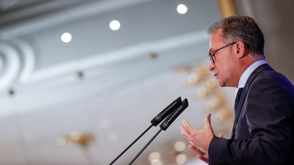 epa10283147 Deutsche Bundesbank President Joachim Nagel delivers a speech at a Forum Europe breakfast briefing in Madrid, Spain, 03 November 2022.  EPA/JAVIER LIZON