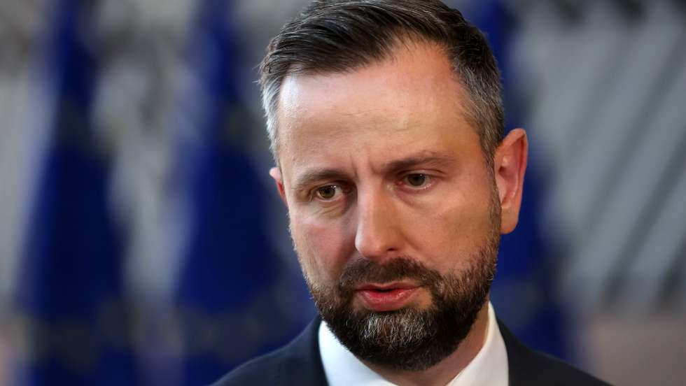 epa12118773 Polish Defense Minister Wladyslaw Kosiniak-Kamysz speaks to the press during a European Foreign Affairs and Defense Ministers Council in Brussels, Belgium, 20 May 2025. The Council will discuss EU military support for Ukraine and the latest developments in the Middle East and in Syria.  EPA/OLIVIER HOSLET