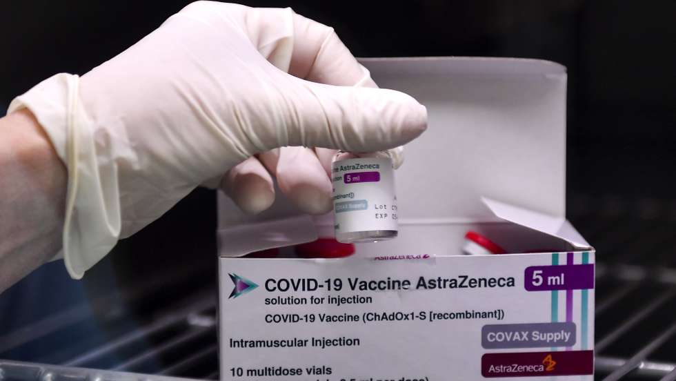 epa09108285 A nurse prepares a dose of Vaxzevria (formerly Covid-19 vaccine AstraZeneca) against COVID-19 during the vaccination at Bucharest Polyclinic in Skopje, Republic of North Macedonia has started mass inoculation against COVID-19 with 24,000 doses of the Vaxzevria (previously COVID-19 Vaccine AstraZeneca) vaccine, which arrived in Skopje on 28 March through the World Health Organization (WHO) COVAX program.  EPA/GEORGI LICOVSKI