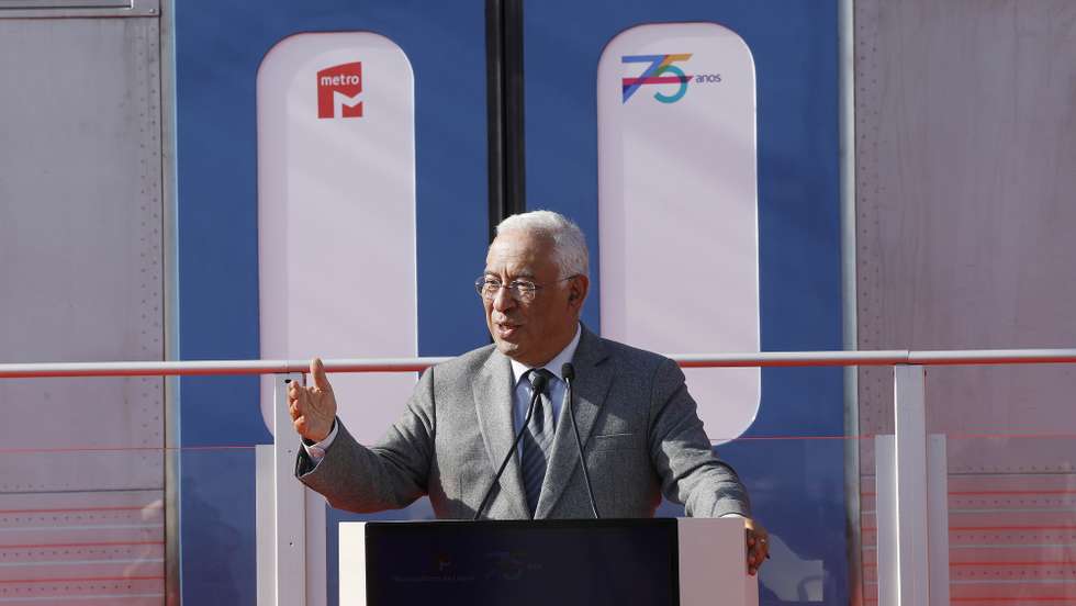 O primeiro-ministro, António Costa, intervém durante a cerimónia de comemoração do 75.º aniversário do Metro, no Terreiro do Paço, em Lisboa, 27 de janeiro de 2023. A cerimónia assinala a abertura do concurso público relativo ao prolongamento da linha Vermelha entre São Sebastião e Alcântara. ANTÓNIO PEDRO SANTOS/LUSA